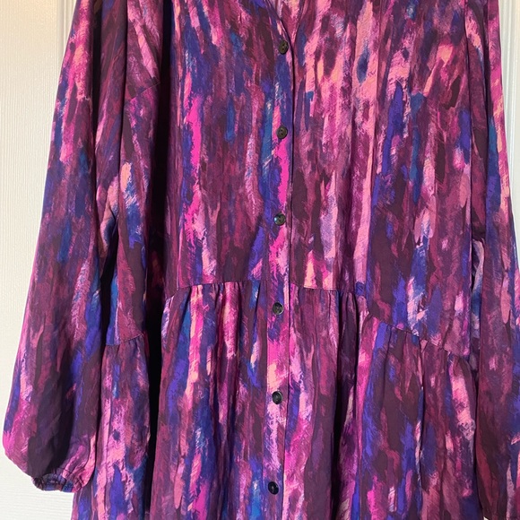 LOGO by Lori Goldstein Collared Button Front Watercolor Vibrant Peplum Blouse - Picture 4 of 11